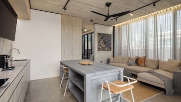 Casa de ciudad, balcón, vista al lago | Interior