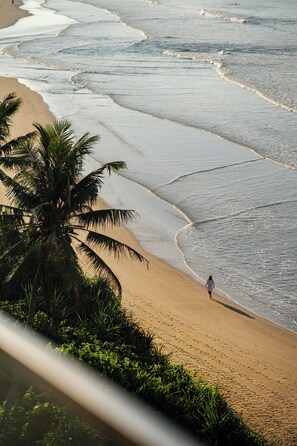 En la playa, arena blanca