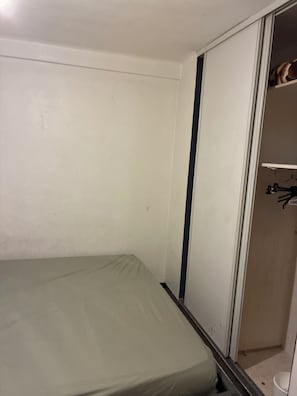 Unclassified image, 2 of 6, button - Vrbo Property (Montpellier)