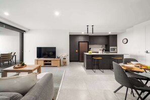 Interior - Avalon Riverfront Escape in Maroochydore (Maroochydore Region)