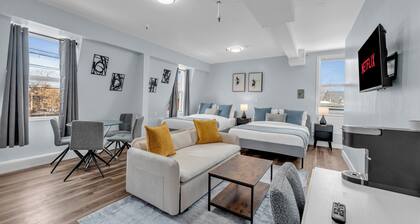 Guestic Hotel at Queen West