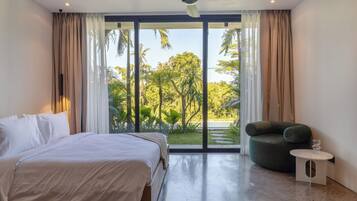 Deluxe Suite, Pool View | Hypo-allergenic bedding, in-room safe, desk, free WiFi