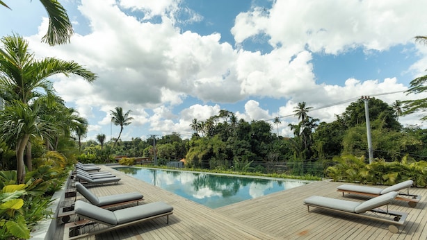 Outdoor pool, pool loungers