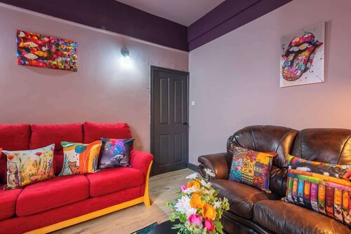 Hope Largest Parking Garden & Games Area Hull 5BR