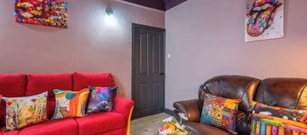 Hope Largest Parking Garden & Games Area Hull 5BR