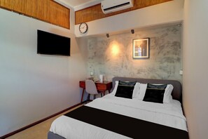 Deluxe Double Room | Free WiFi, bed sheets - Collection O near Sanur Beach formerly S (Denpasar)