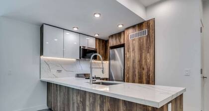 Prime Downtown West End | Quiet 2BR Retreat