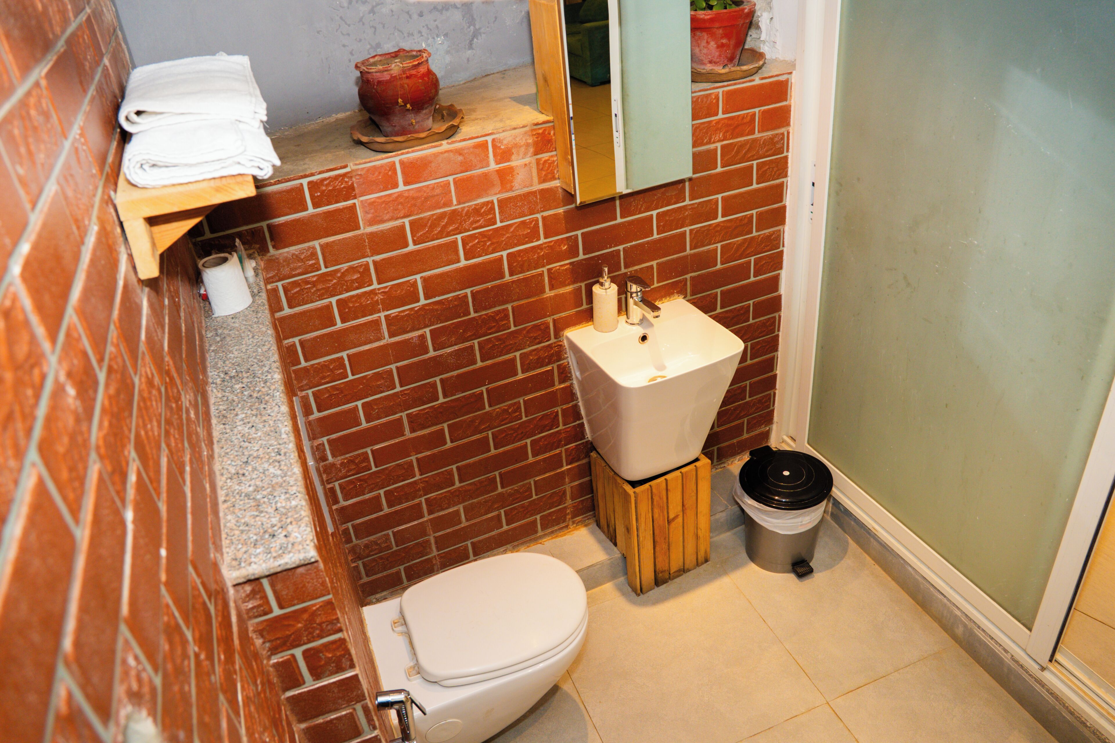 Familjerum - utsikt mot staden | Badrum