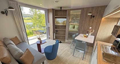 Tiny House by the lake in green Bavaria