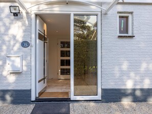 Exterior detail - Family house on a beautiful Beach Resort (Kamperland)