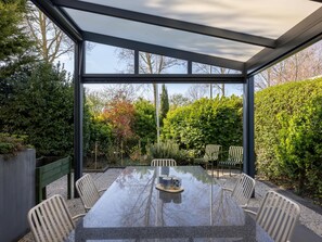 Outdoor dining - Family house on a beautiful Beach Resort (Kamperland)