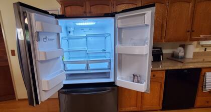 Beautiful 4-bedroom furnished home in lovely South Davis with AC, Washer, Dryer