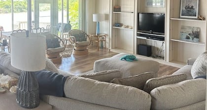 3-bedroom house on the Colorado River with cool AC comfort