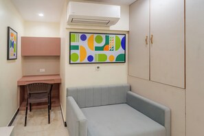 Premium Room with Jacuzzi | Desk, iron/ironing board - Treebo Vistara Gold Ujjain Junction (Ujjain)