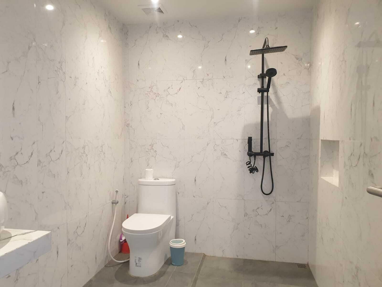 ห้องดีลักซ์สวีท, ใช้สระว่ายน้ำได้ | ห้องน้ำ | ผ้าเช็ดตัว, สบู่, ยาสระผม