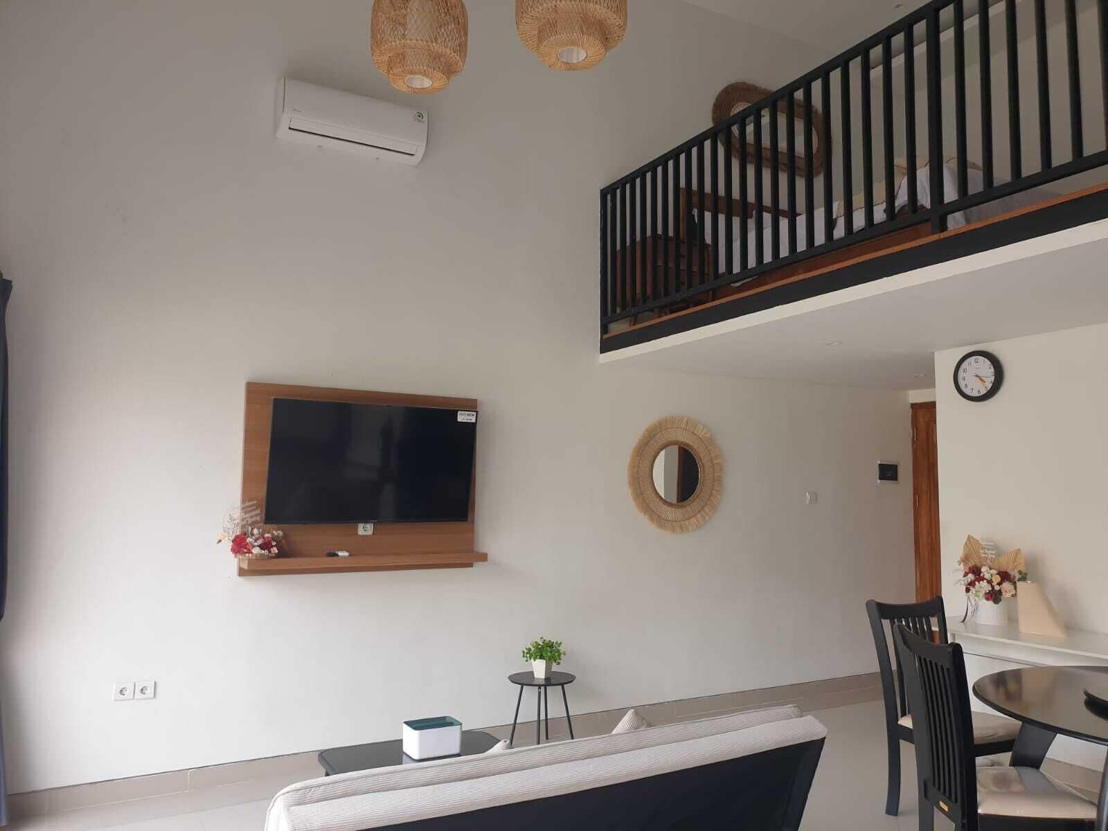 Deluxe Suite, Pool Access