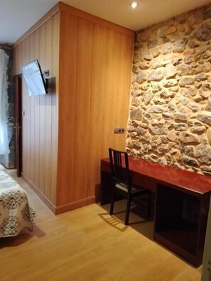 Kahden hengen huone (kaksi sänkyä), kaupunkinäköala