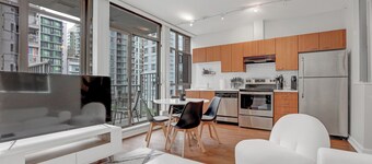 Bright 2-bedroom apartment in beautiful Vancouver with AC and gym access