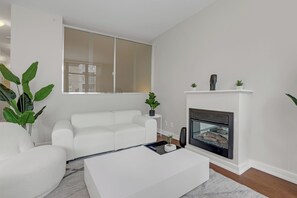 Smart TV, fireplace, computer monitors