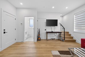 Interior - Brand New Garden Suite Oasis in the Heart of Newton (Surrey)