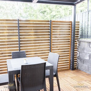 تناول الطعام بالخارج