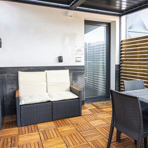 تناول الطعام بالخارج