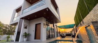 The White Casa Villa