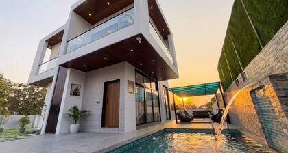 The White Casa Villa