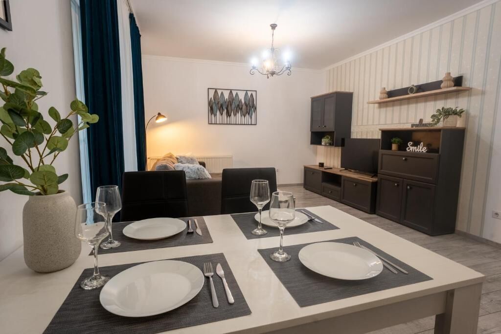 อพาร์ทเมนท์, ระเบียง, วิวสวนหย่อม | ภายใน