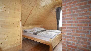 Comfort House, 4 Bedrooms | 5 bedrooms, individually furnished, bed sheets