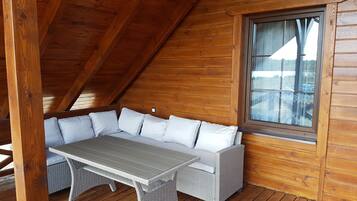 Classic House, 3 Bedrooms | Balcony