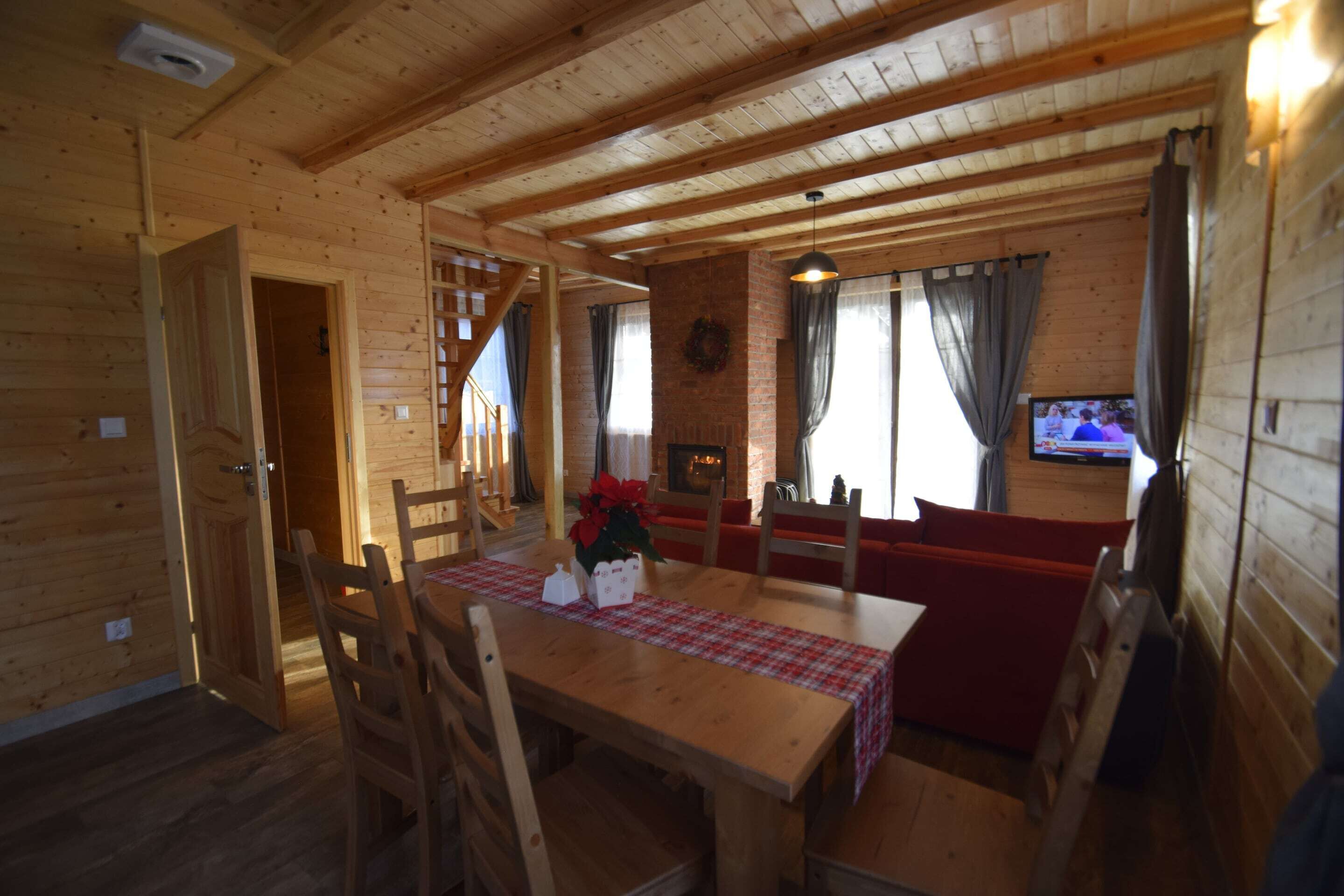 Comfort House, 4 Bedrooms | Living room | Fireplace