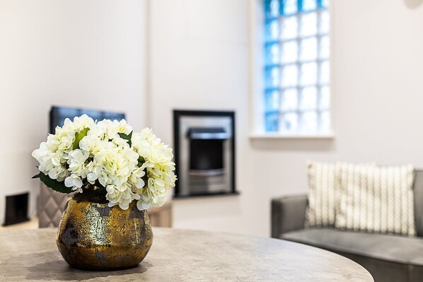 Interior - Camden Home near Regent’s Canal (London)
