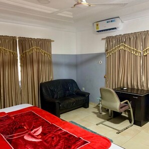 Deluxe Room - Onayaa Hotel  (Amasaman)