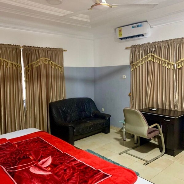 Deluxe Room - Onayaa Hotel  (Amasaman)