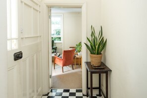 Interior - Charming Shepherd’s Bush Apartment (London)