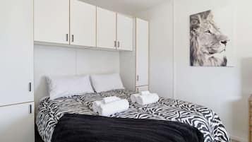 WiFi, bed sheets