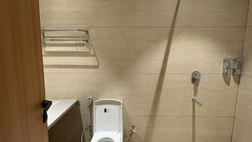 Deluxe Room | Bathroom