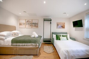 Studio, 1 Double Bed with Sofa bed, Private Bathroom - Lindenstone Apartments (Maidstone)