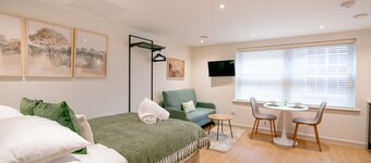 Lindenstone Apartments