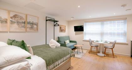 Lindenstone Apartments