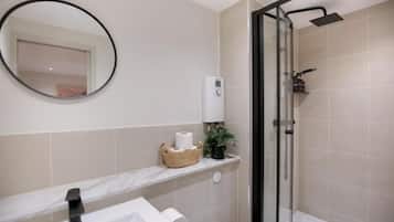 Studiosuite, tilpasset bevegelseshemmede, byutsikt | Bad