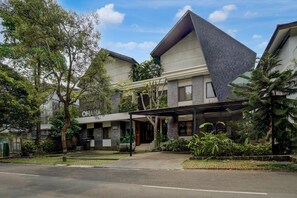 Exterior - OYO 95214 Ohana Residence Karawaci (Curug)
