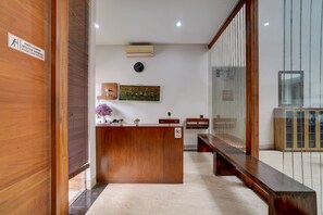 Reception - OYO 95214 Ohana Residence Karawaci (Curug)