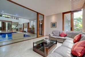 Coin salon dans le hall