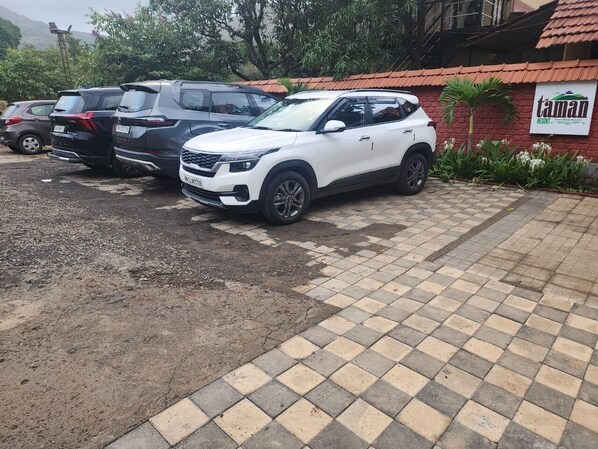 Property grounds - Taman Resort (Paud)