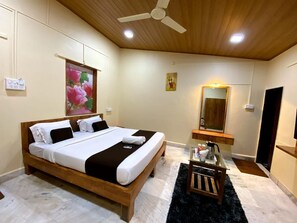 Standard Double Room, Hill View - Taman Resort (Paud)
