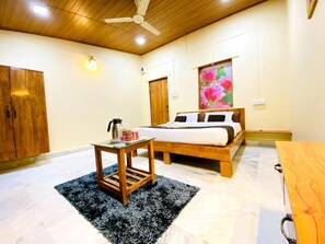 Standard Double Room, Hill View - Taman Resort (Paud)