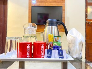 Food and drink - Taman Resort (Paud)