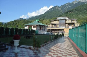Property grounds - Hotel Royale Comfort Pahalgam (Pahalgam)